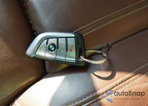 2021 BMW X5 xDrive40I z USA, uszkodzony, nr VIN 5UXCR6C09M9D76586